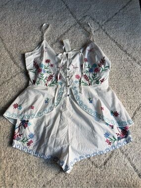 Anthropologie Mono Bordado Punto de Cruz Romper Size M NEW WITH TAGS